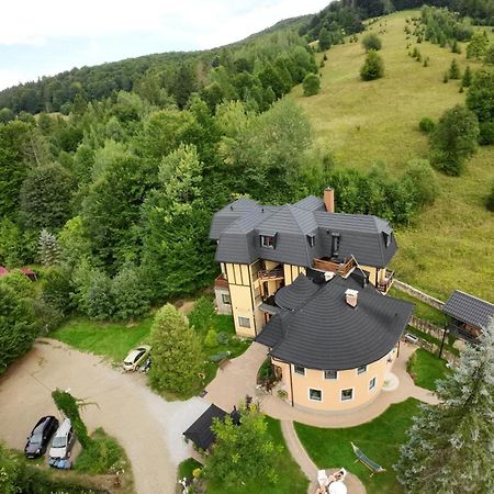 Отель Montana Сучевица Экстерьер фото